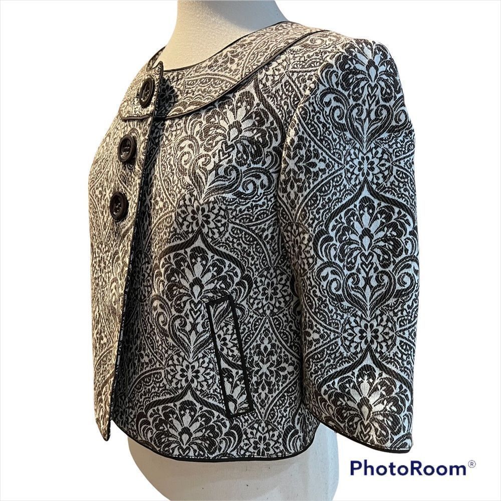 And Taylor Brown/White brocade Bolero Unique Pattern size 4